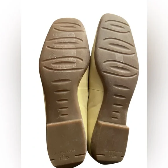 NEW Anne Klein Chartreuse Green Leather Loafers Shoes with Buckle Women’s Size 8 - Picture 5 of 5